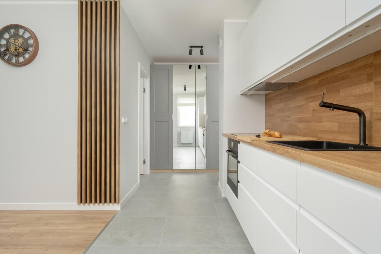 Pleasant Decor, Balcony & Parking Wroclaw By Renters * Radwanice